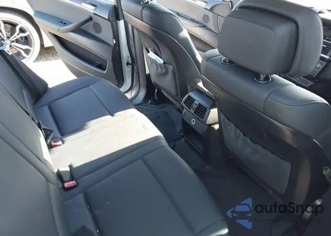 2010 BMW X5 xDrive30I z USA, uszkodzony, nr VIN 5UXFE4C59AL385079